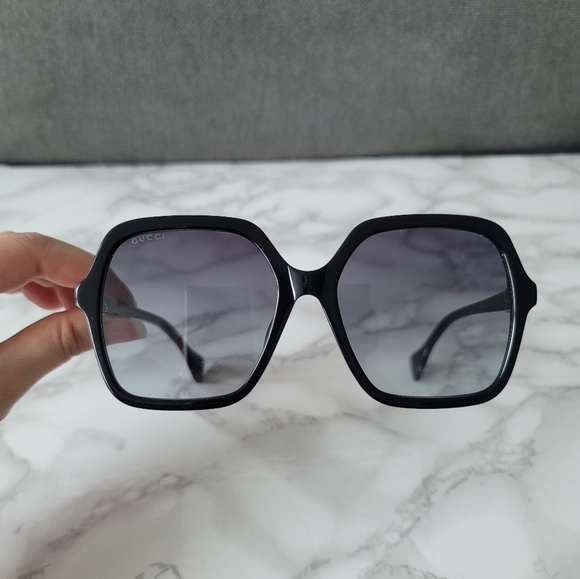 NEW Gucci Sunglasses GG1072SA With Case - Picture 14 of 16